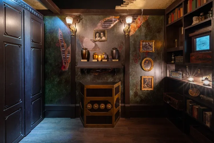 Mission Possible—A Step-by-Step Guide to Crushing an Escape Room Without Falling Out with Your Friends